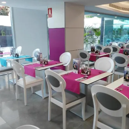 Deluxe Single Roon With Half Board, Only Adults, 200 Metros From Apartmán Playa del Inglés