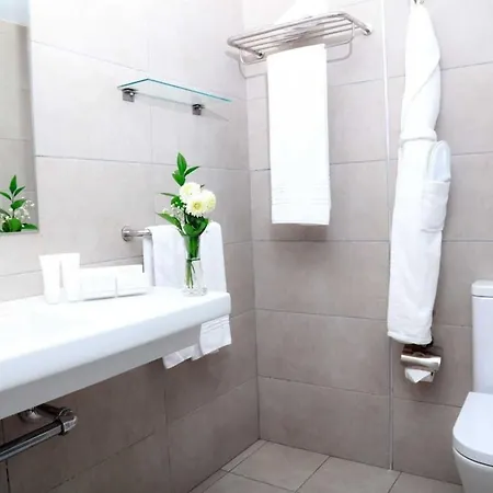 Deluxe Single Roon With Half Board, Only Adults, 200 Metros From 아파트 *