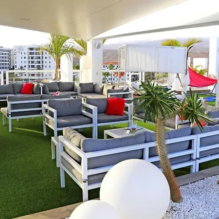 Deluxe Single Roon With Half Board, Only Adults, 200 Metros From *